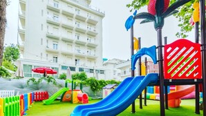منطقة لعب الأطفال - خارجية