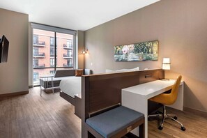 Standard Room, 1 King Bed, Non Smoking | Premium bedding, in-room safe, desk, laptop workspace - Cambria Hotel Savannah Downtown Historic District (Savannah)