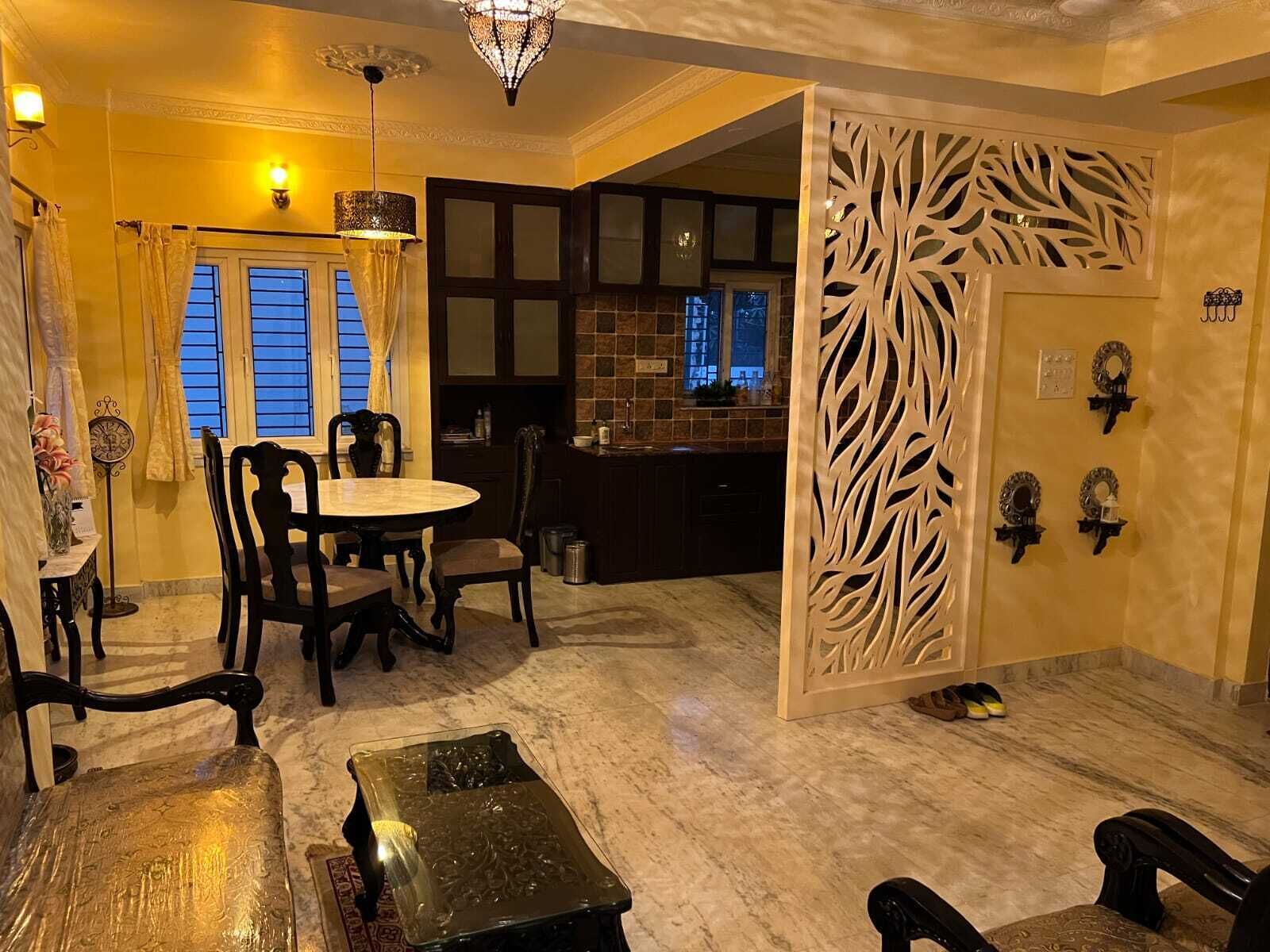 A quaint and sublime 3BR/4BA duplex apartment