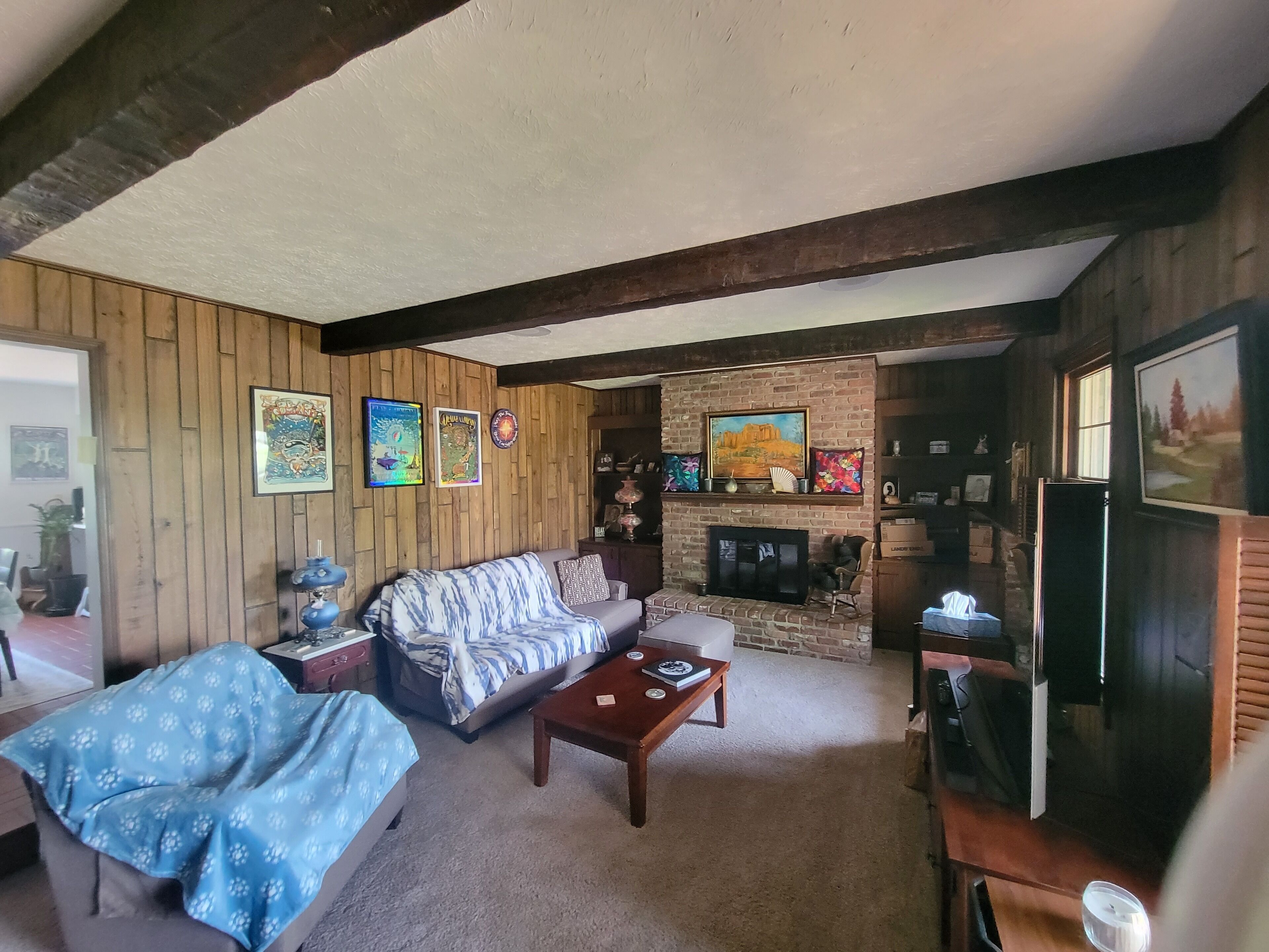 Great for families, near hospital, mins from downtown, Cat offices, restaurants