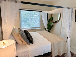 2 bedrooms, desk, iron/ironing board, travel cot - Beachfront Bungalow w/ Pool & Hot Tub in IRB (Indian Rocks Beach)