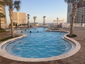 屋外プール、温水プール