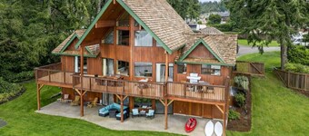 Private Lakefront Urban Oasis. Great Views. Boat, Fish, Jetski, Kayak, or Relax!