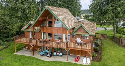 Private Lakefront Urban Oasis. Great Views. Boat, Fish, Jetski, Kayak, or Relax!