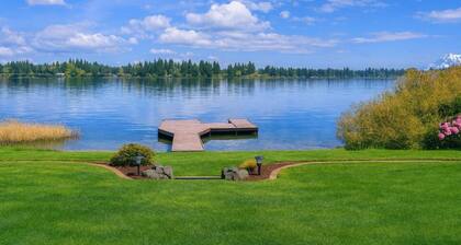 Private Lakefront Urban Oasis. Great Views. Boat, Fish, Jetski, Kayak, or Relax!