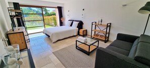 5 bedrooms, in-room safe, desk, iron/ironing board