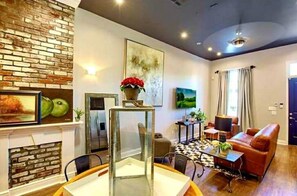 บริเวณนั่งเล่น