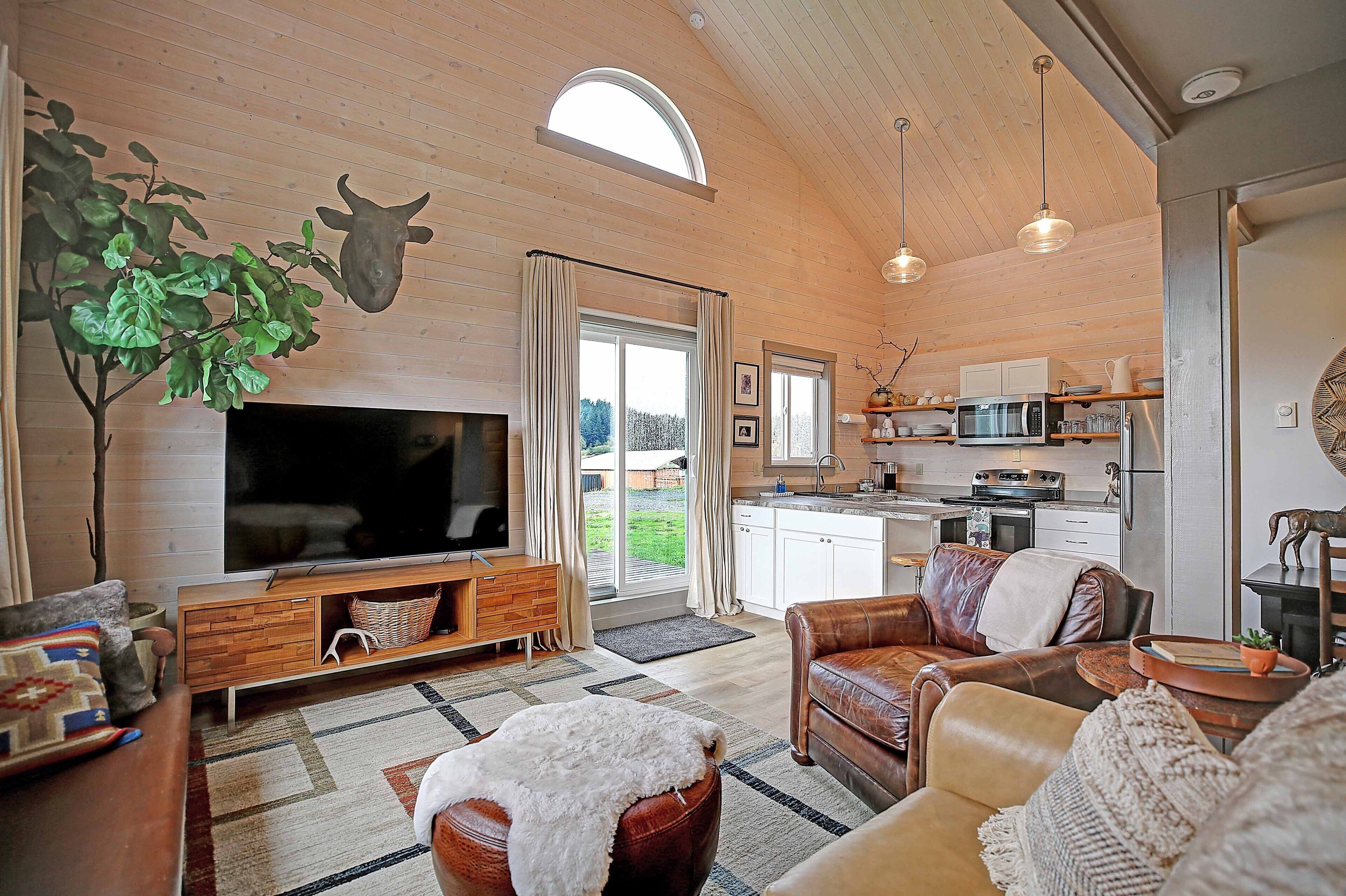 Stay at the Ranch! Bunkhouse is in the heart of Camano Island. 