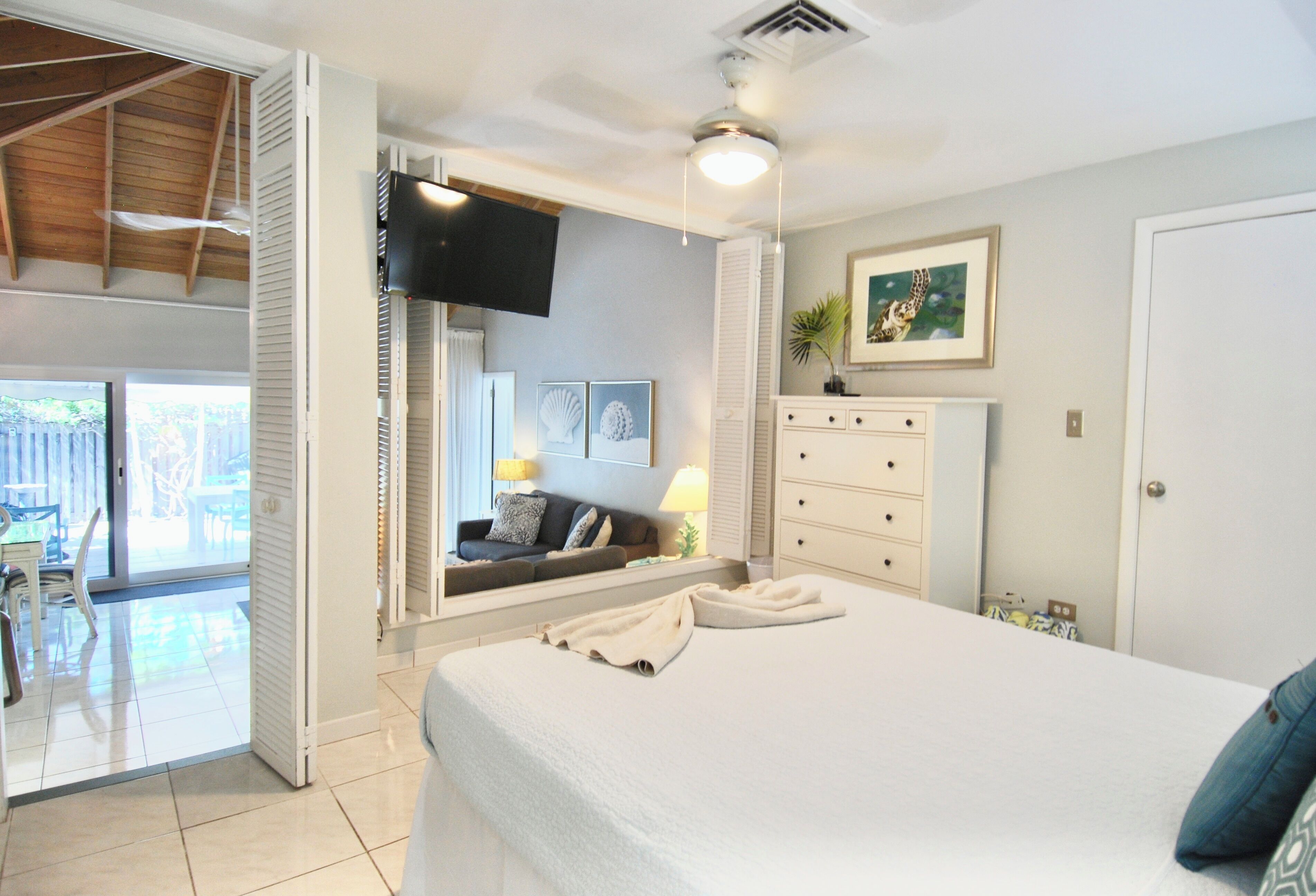 2 bedrooms, in-room safe, iron/ironing board, travel crib