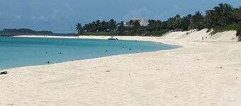 Private 2 Bed Villa Paradise Island, Near Atlantis!