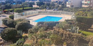 Pool - Beau studio cabine en rez de jardin dans résidence avec piscine (Saint-Raphaël)