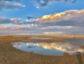 Una spiaggia nelle vicinanze