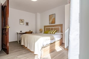 2 soveværelser, strygejern/strygebræt, weekendseng, gratis Wi-Fi