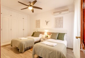 2 Schlafzimmer, Bügeleisen/Bügelbrett, Reisekinderbett, kostenloses WLAN