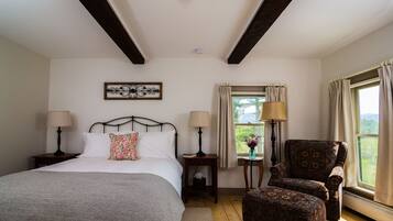 3 bedrooms, WiFi (free), bed sheets