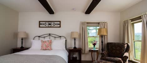 3 bedrooms, WiFi (free), bed sheets