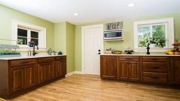 Fridge, ice maker