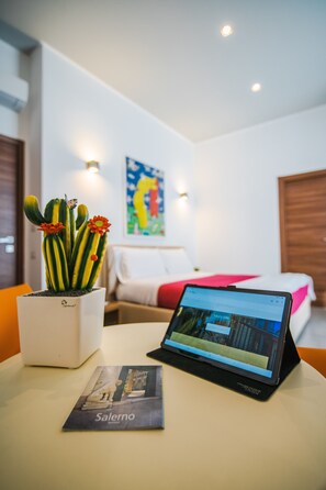 City Triple Room - B&B Arco dei Pinto (Salerno)