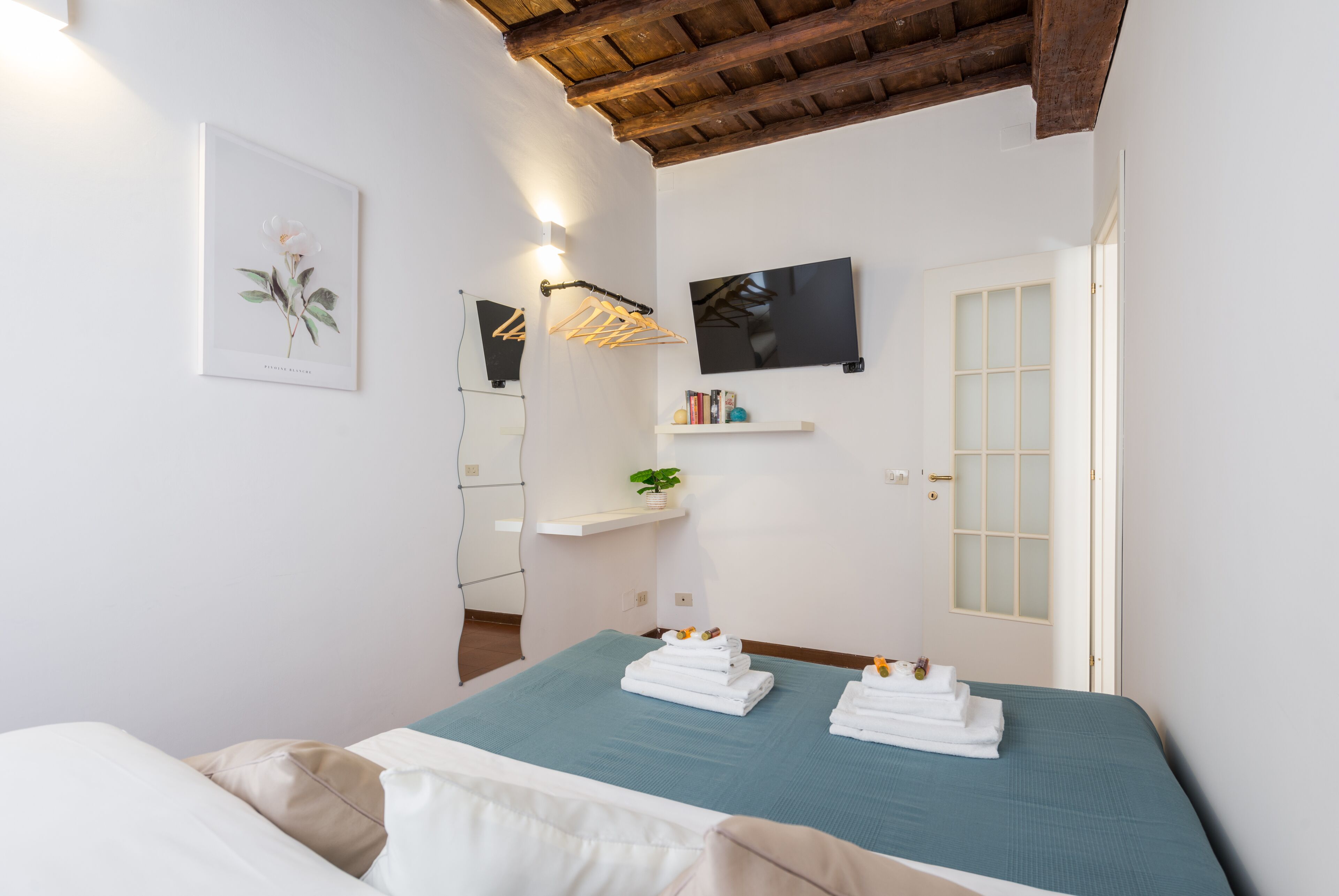 2 bedrooms, iron/ironing board, travel crib, free WiFi