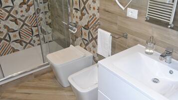 Apartment | Bathroom