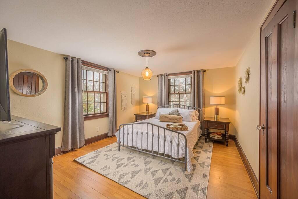 Downtown Glam at Lawrence