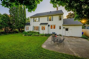 Exterior - Traveler Oasis Downtown Area Spacious Home, PAC (Appleton)