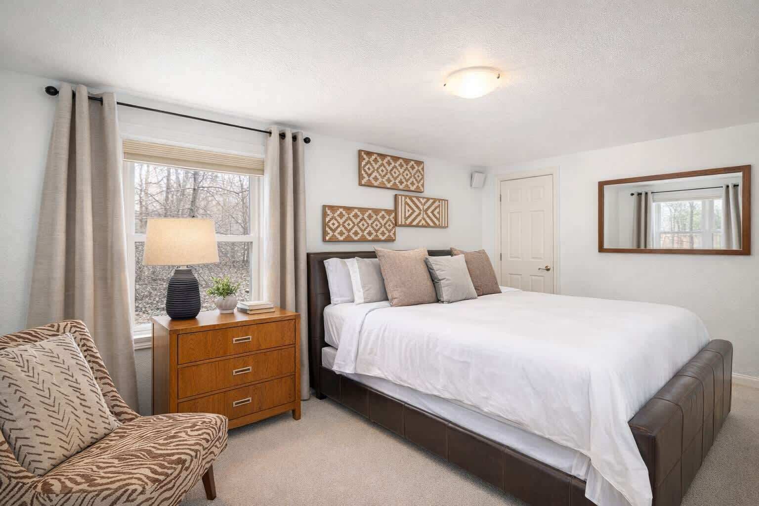 3 bedrooms, iron/ironing board, WiFi, bed sheets