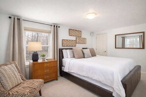 3 bedrooms, iron/ironing board, WiFi, bed sheets