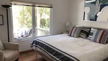 2 bedrooms, desk, iron/ironing board, free WiFi