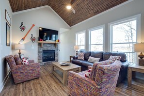 Télévision, cheminée