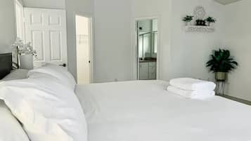 2 habitaciones, tabla de planchar con plancha, wifi y ropa de cama