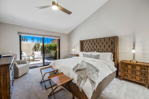 3 室のベッドルーム、デスク、アイロン / アイロン台、旅行用ベビーベッド