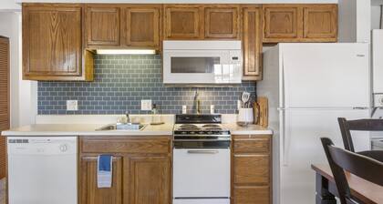 Very Clean! NO Cleaning Fees! No Stairs! Great reviews! Close to attractions!!