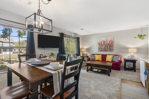 Smart TV, DVD player