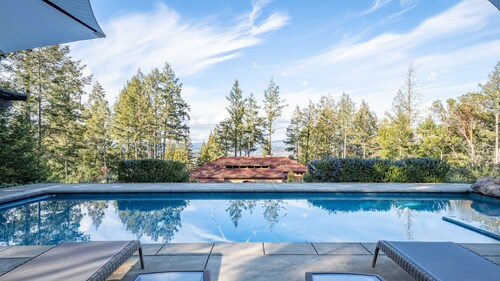 Stunning Dry Creek Road Estate