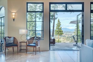 TV connectée, cheminée