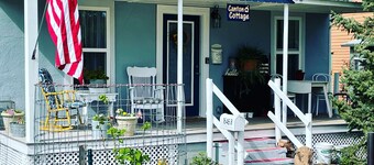 Homey Cottage- Close to Attractions- 3 bedrooms- Sleeps 10-13