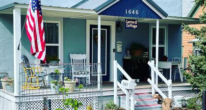 Homey Cottage- Close to Attractions- 3 bedrooms- Sleeps 10-13