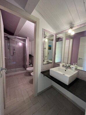 Shower, hair dryer, bidet, towels - Wonderful open space relaxation pool and garden, barbecue, Etna excursions. (Santa Venerina)