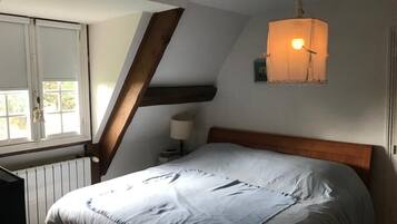 6 makuuhuonetta, silitysrauta/-lauta, ilmainen Wi-Fi, vuodevaatteet