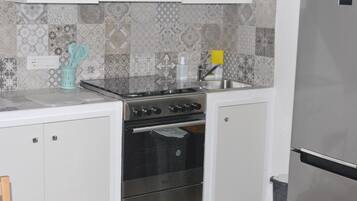 Apartment | Private kitchen | Fridge, oven, stovetop, toaster