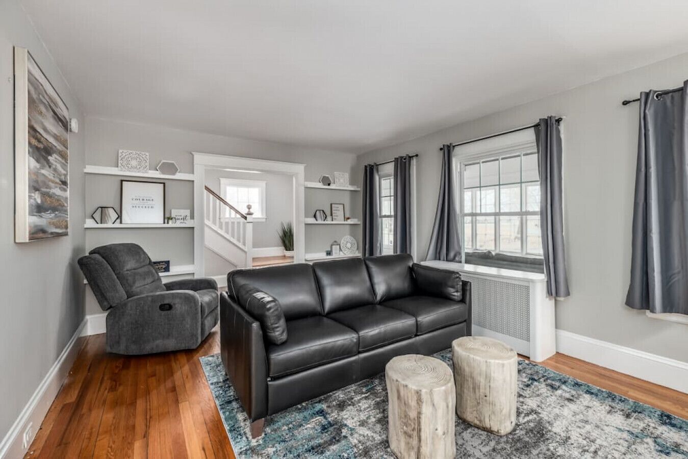 UXURY 3 BD HOME | SLEEPS 8 | LARGE BACKYARD