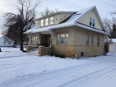 A quaint Bed & Breakfast in a historic home in Choteau, MT.