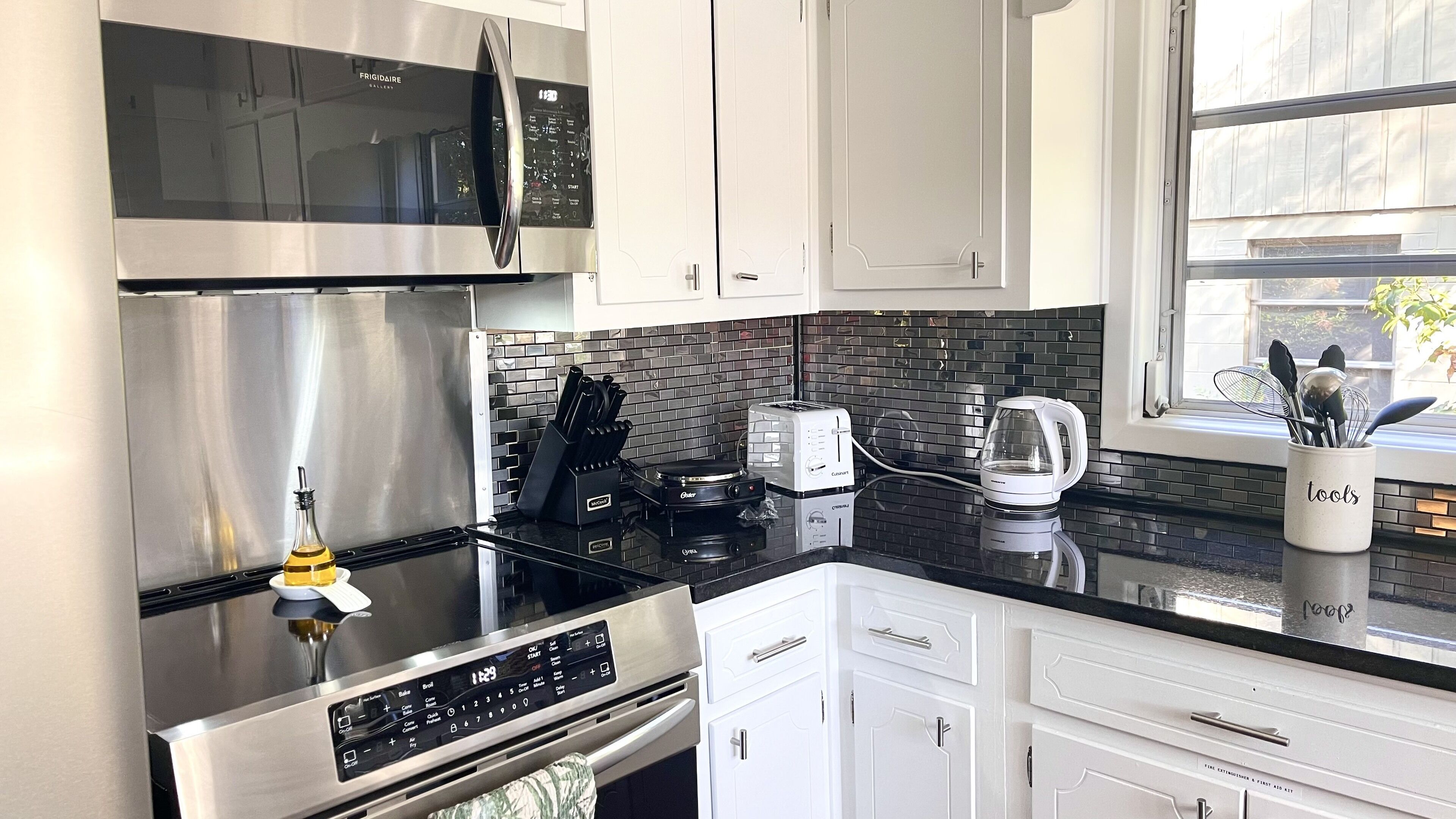 TheRedCottage /lakefront /PRIVATE DOCKs/FREE KAYAKS