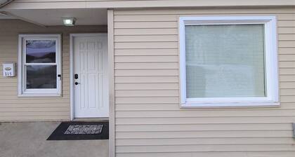 Family Friendly unit in walkable Down Town Osseo