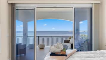 5 bedrooms, iron/ironing board, WiFi, bed sheets