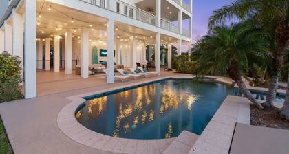 Luxe Waterfront Home w/ Pool★Elevator★Gulf Access