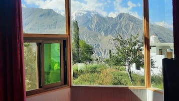 Quarto casal luxo | Vista para a montanha