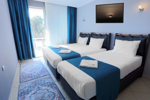 Minibar, Zimmersafe, schallisolierte Zimmer, Reisekinderbett