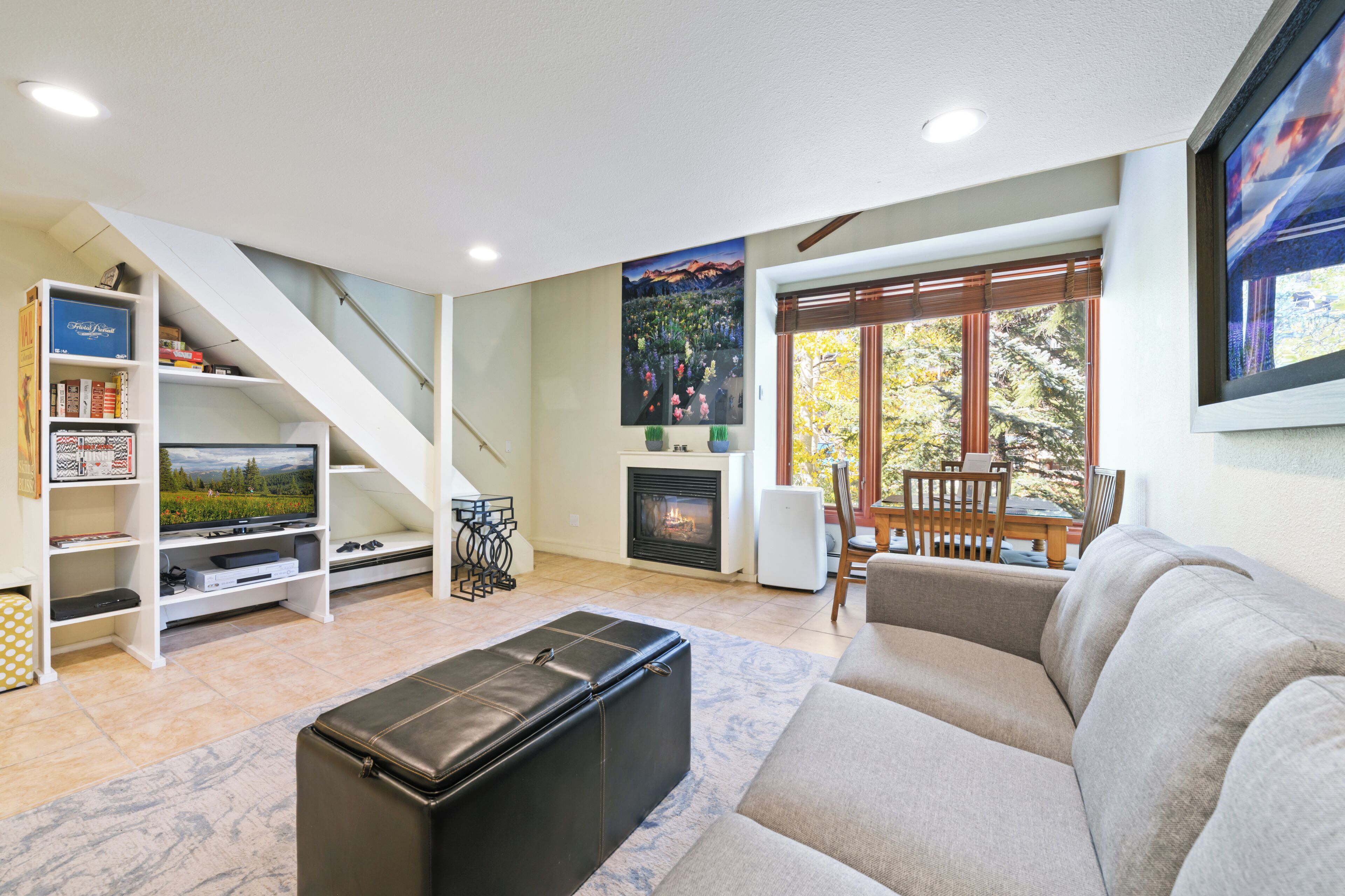 Heart Of Vail Village Legacy Vail Core Condo, Lofted Bedroom Area & Full Kitchen - Vail, CO
